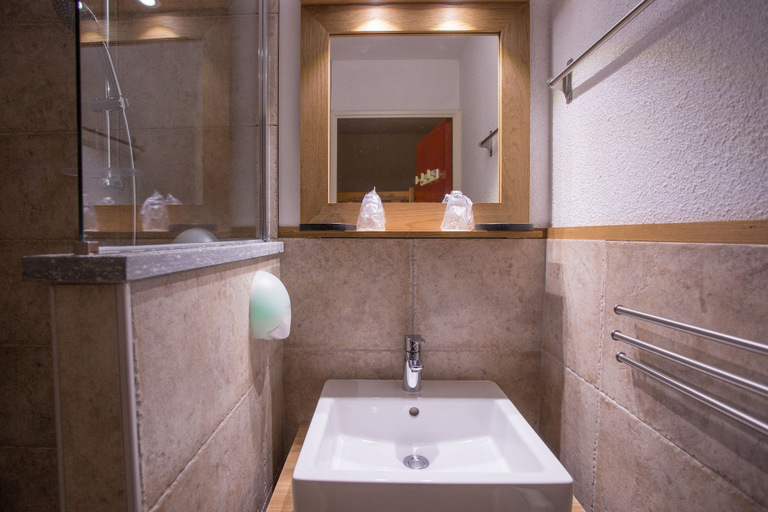 Bathroom 4, Echaillon Hotel & Spa, Hautes-Alpes