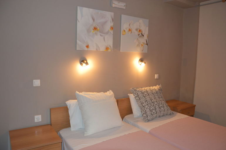 Bedroom 5, Akis Apartments, Ionian Islands