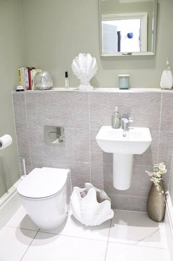 Bathroom 4, Menston Manor - Stunning Location, Leeds