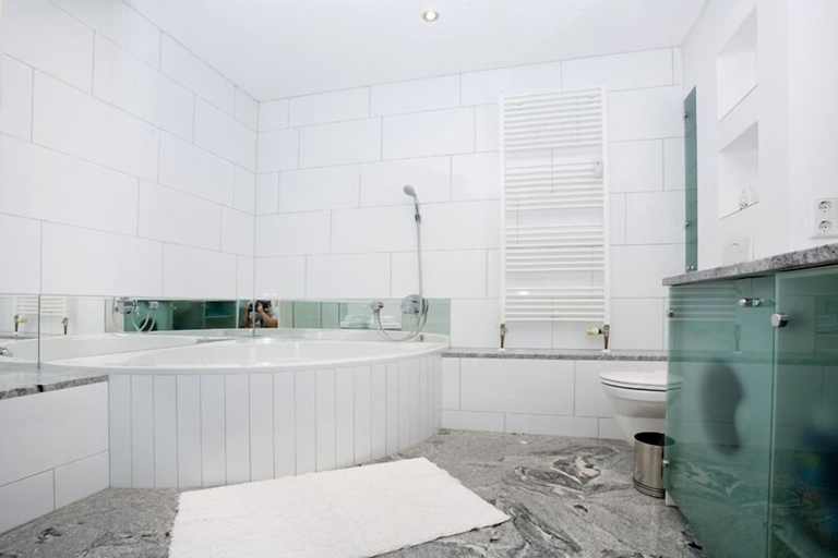 Bathroom 3, Urlaub in Bregenz, Bregenz