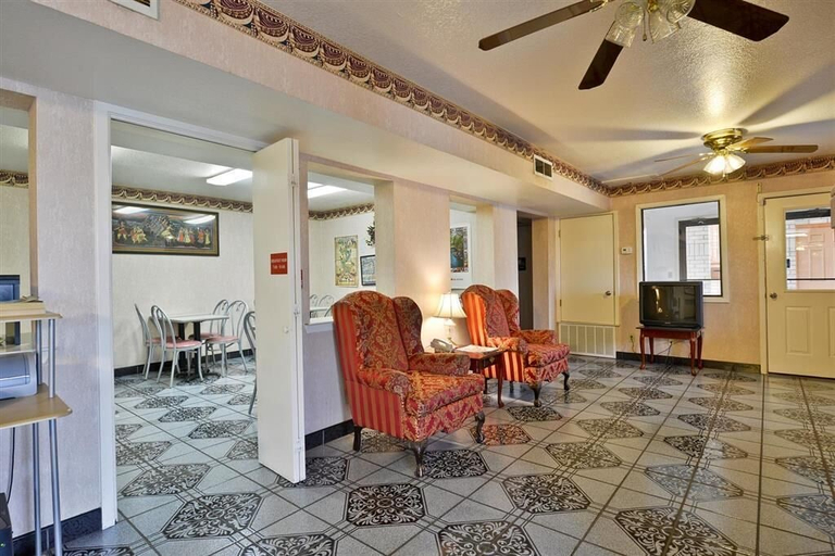 Others 4, Budget Inn, Bexar