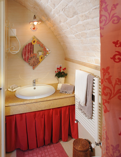 Bathroom 5, Santo Stefano, Bari