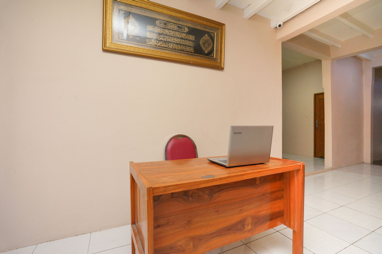 Public Area 2, OYO 2656 Az Zahra Residence Syariah, Surabaya