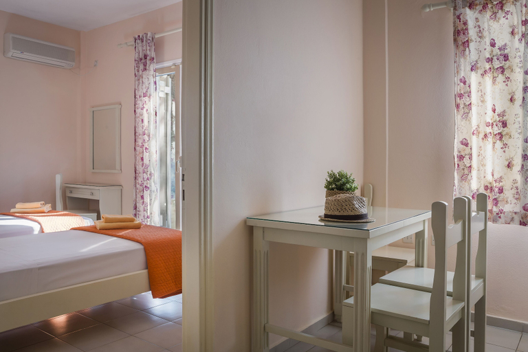 Bedroom 3, Marinos Apartments, Ionian Islands