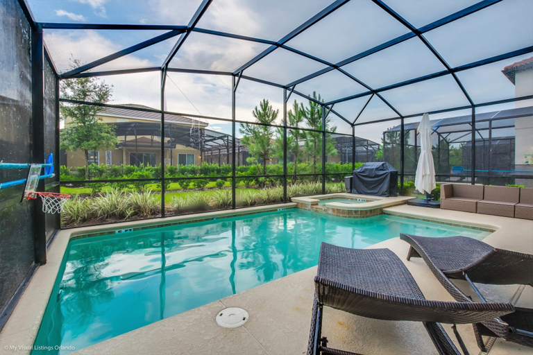 Sport & Beauty 5, Luxury 6 Bedroom 4 Bath Home with Spa, Polk