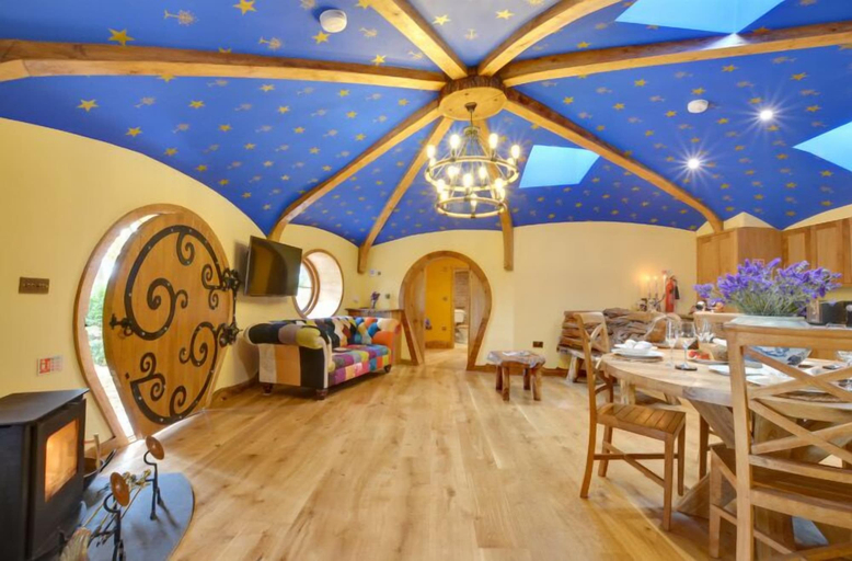 Food & Drinks, Oastbrook Estate Vineyard, East Sussex
