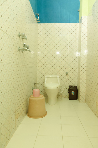 Bathroom 4, Hotel Hanuman Ghat, Udaipur