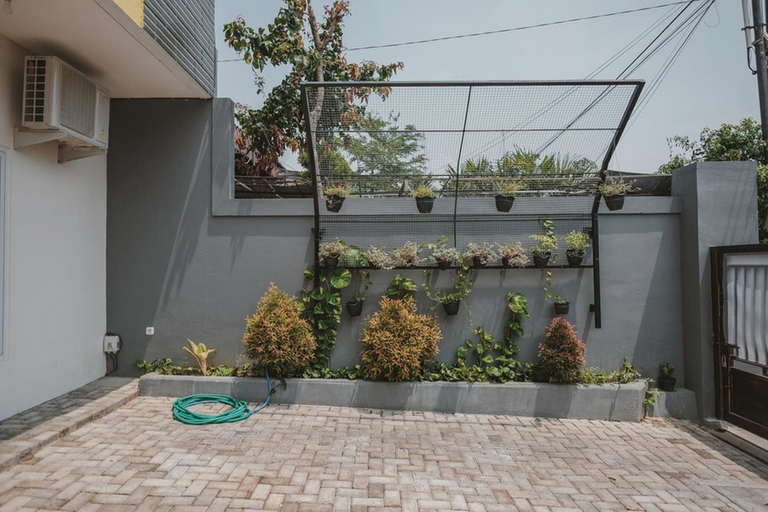 Exterior & Views 2, RedDoorz Syariah near Pahoman Lampung, Bandar Lampung