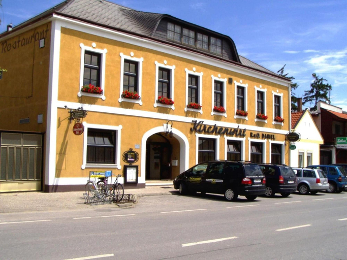 Exterior & Views 2, Weinhotel Kirchenwirt, Neusiedl am See