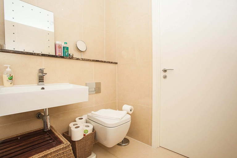 Bathroom 2, Fantastic Modern 2 Bedroom Flat in Lambeth, London