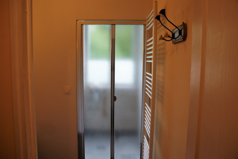 Bathroom 5, Les Voisins de l'Illet, Ille-et-Vilaine