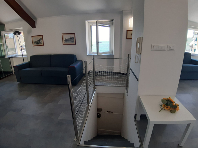 Living area 3, La Torre, Genova