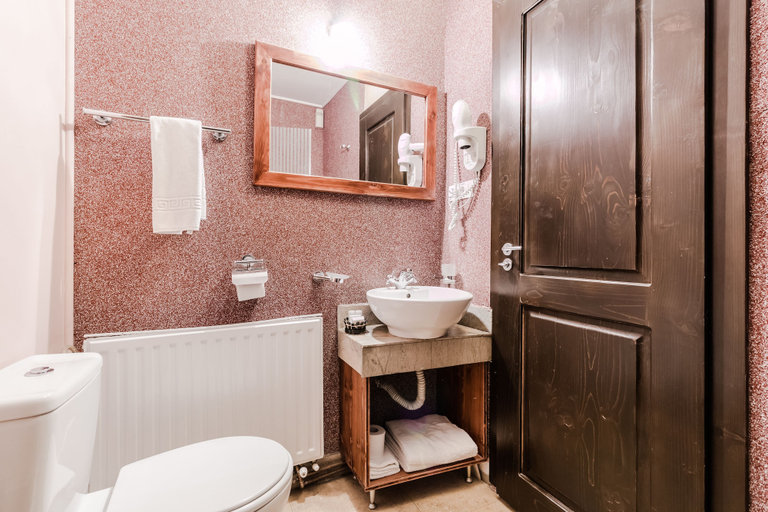 Bathroom 5, Ezio Brasov, Sacele