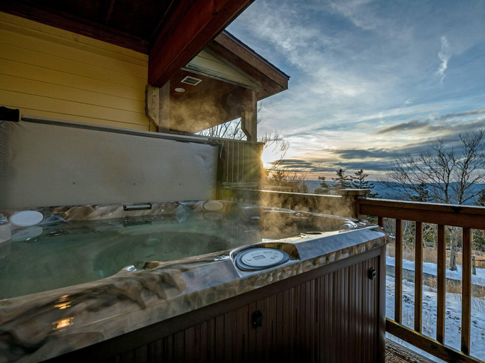 Others 1, 5 Br: Black Bear Crossing #4, Pocahontas