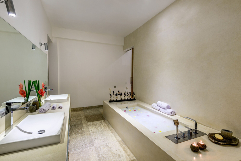 Bathroom 4, Villa Momentai, Badung