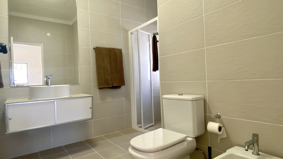 Bathroom 4, Abby CIP, Albufeira