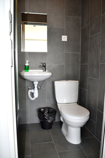 Bathroom 3, Motel Saratov, Tatishchevskiy rayon