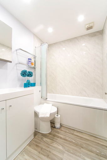 Bathroom 3, JOIVY Splendid 1 Bedroom Flat near St. Paul's Cathedral, London