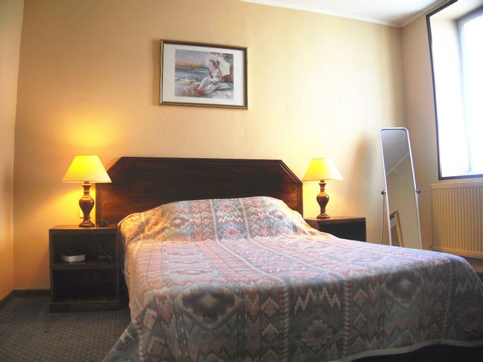 Bedroom 1, Hotel le Verseau, Cher