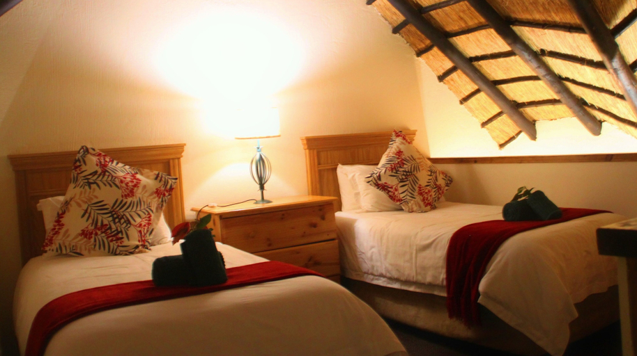 Bedroom 2, Fairways Self Catering, Sisonke