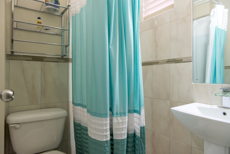 Bathroom 3, Beach Castles Studio