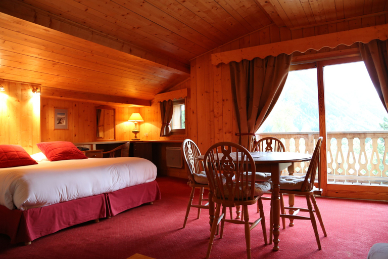 Bedroom 3, Le Jeu de Paume, Haute-Savoie