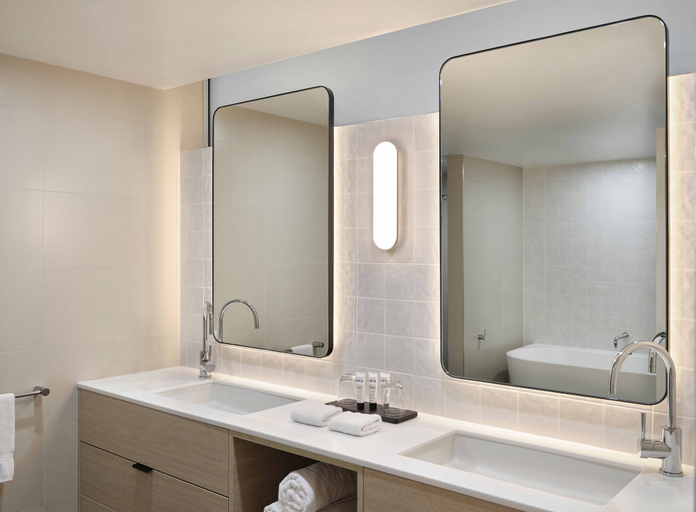 Bathroom 5, Reef View Hotel, Whitsunday