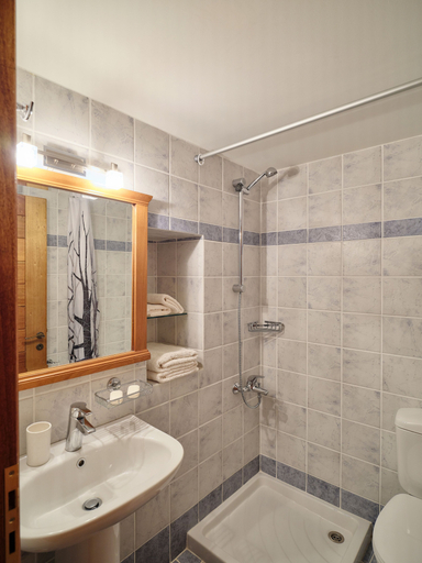 Bathroom, Petreas Tower, Peloponnese