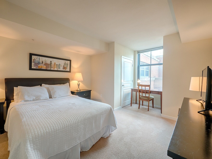 Bedroom 2, National at Metropolitan Park, Arlington