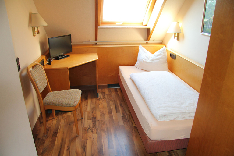 Bedroom 4, Annas Gästehaus, Forchheim