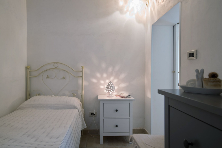 Bedroom 4, Casa Mary & Rose, Brindisi