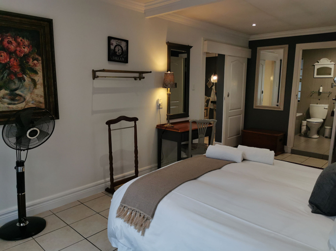 Bedroom 4, At 98 on Lynburn Guest House, City of Tshwane