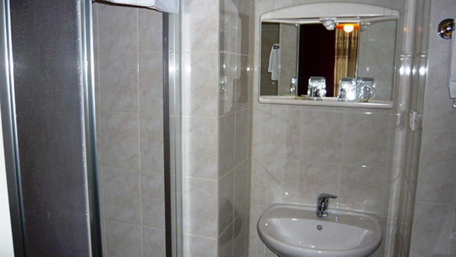 Bathroom 4, Hotel Arpi, Wien
