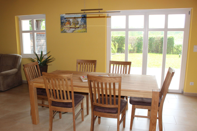 In-room dining, Haus Lutki, Spree-Neiße