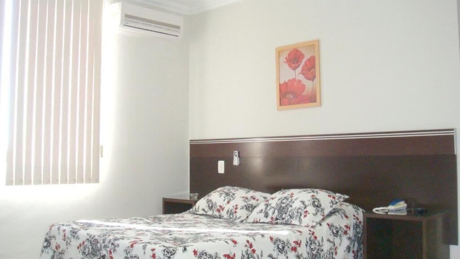 Bedroom 3, Hotel San German, Ubá
