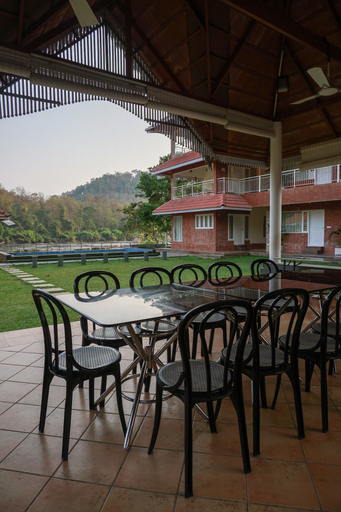 Food & Drinks 4, Willow Heights Athirapally, Ernakulam