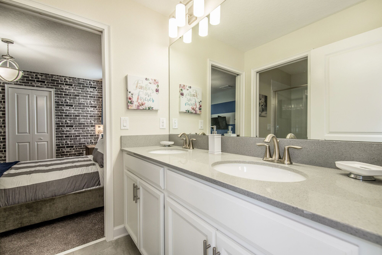 Bathroom, 6 Bed 5 Ba Villa with Games, Pool & Spa, Osceola