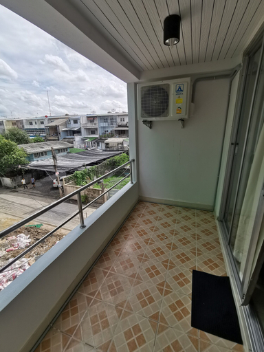 Others 4, W Residents, Wang Thonglang