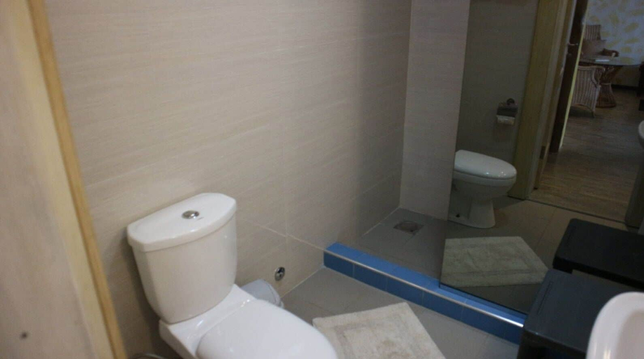 Bathroom, Tom's Garden, Awutu Efutu Senya