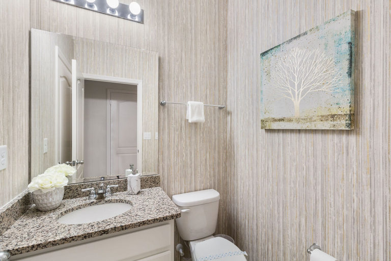 Bathroom 4, 20 Mins. to Disney in Solterra Resort, 7-bed, Private Pool, Polk