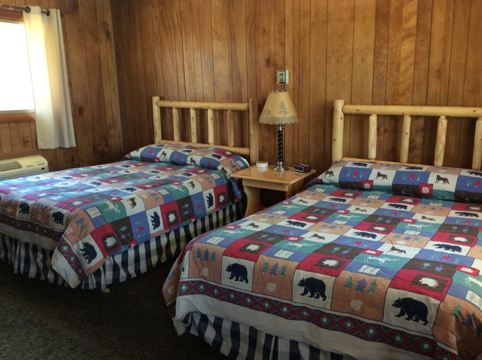 Bedroom 2, Sunshine Motel and Cabins, Ontonagon