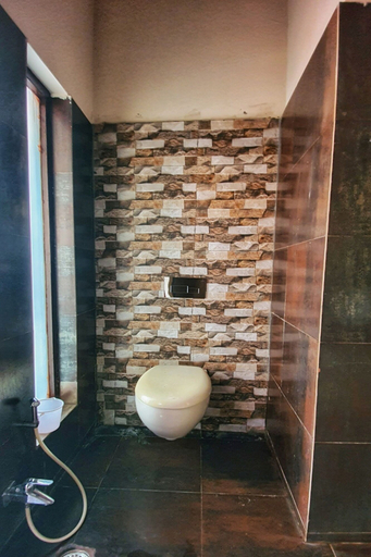 Bathroom 4, Greetoe Celebration Van Vilas, Umaria
