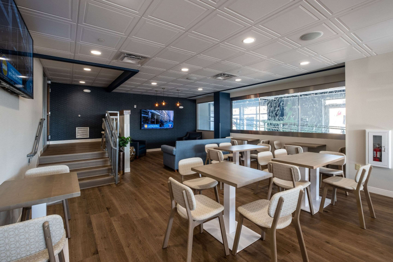 Food & Drinks 5, The Harborview on Lake Michigan, an Ascend Collection Hotel, Ozaukee