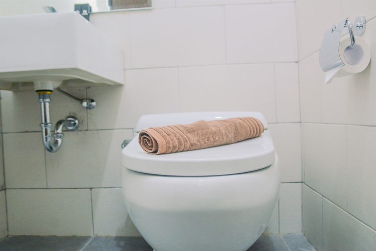 Bathroom 2, Highest Value Studio Apartment at Lexington Residence, Jakarta Selatan