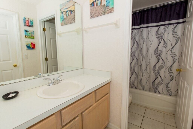 Bathroom 3, 353 Glen, Polk