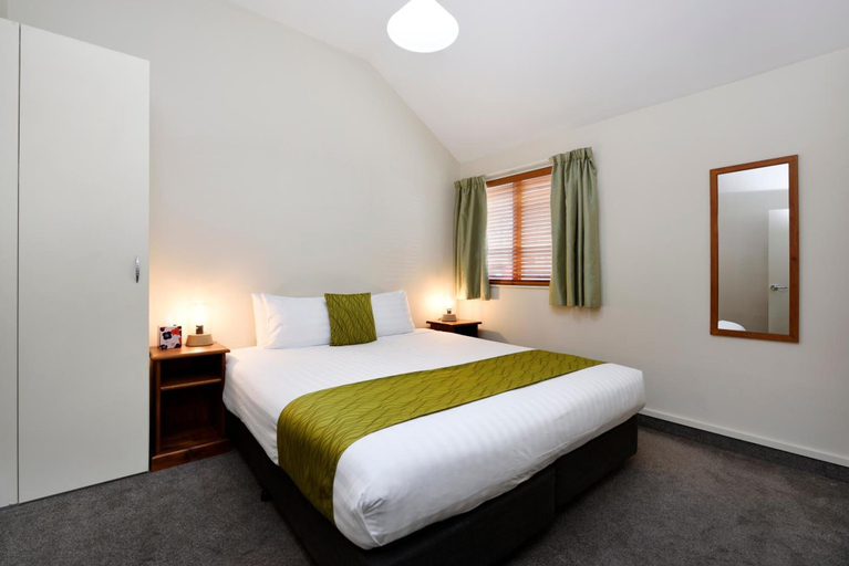 Bedroom 2, Gladstone Motel Nelson, Tasman