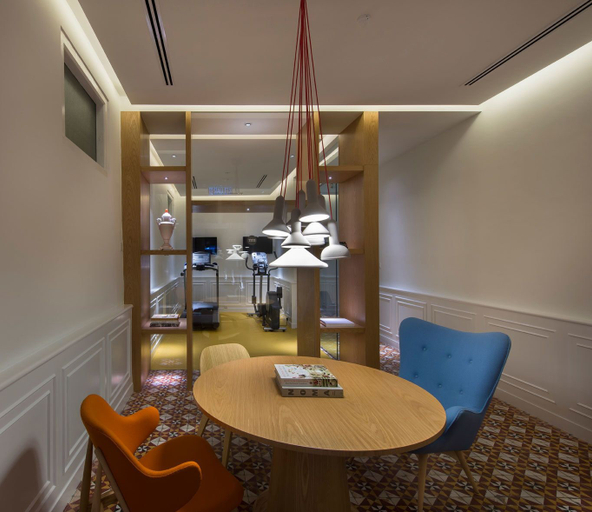 Others 5, Macalister Mansion, Penang Island