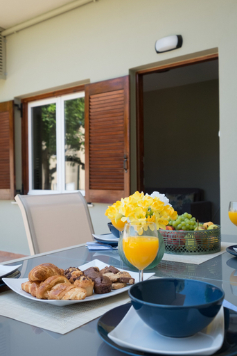 Food & Drinks 4, Newly renovated Garden Flat, Crete