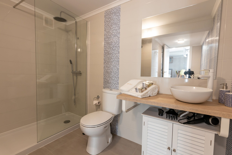 Bathroom 3, Villa Alzira, Seia