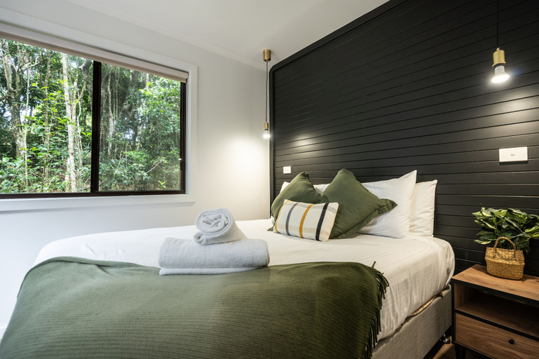 Bedroom 3, Tiona Palms Holiday Park, Great Lakes